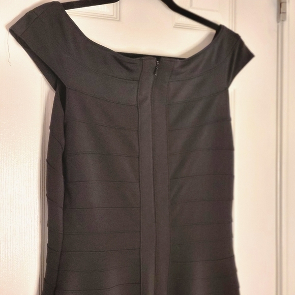 Tadashi SHOJI Black Off Shoulder Dress size M - Picture 6 of 16